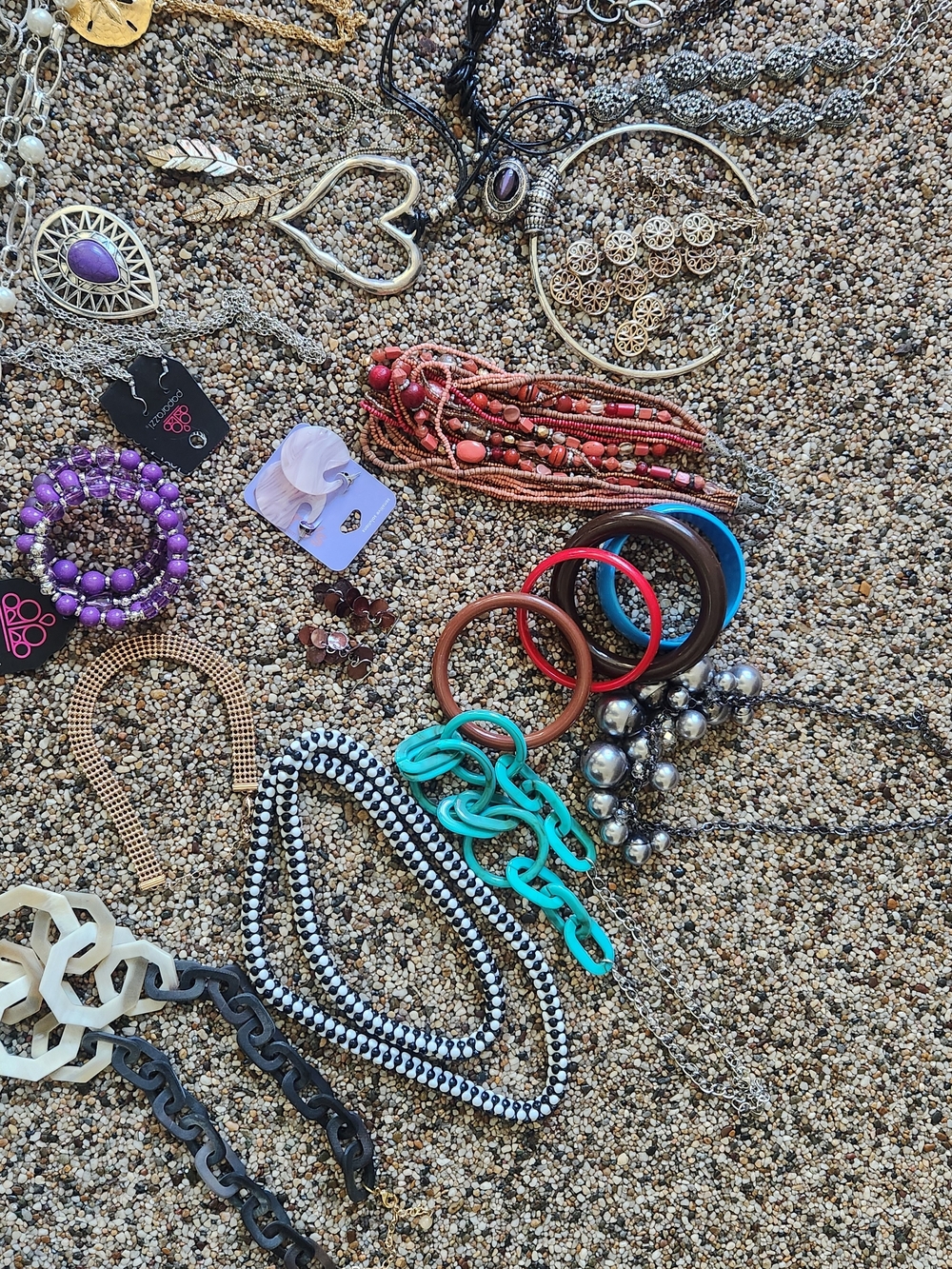 Lot Of Jewelry,‎ 35 Pieces